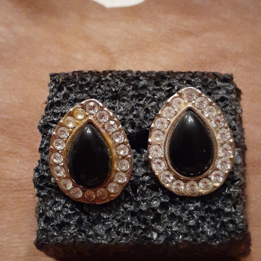 Very vintage earrings